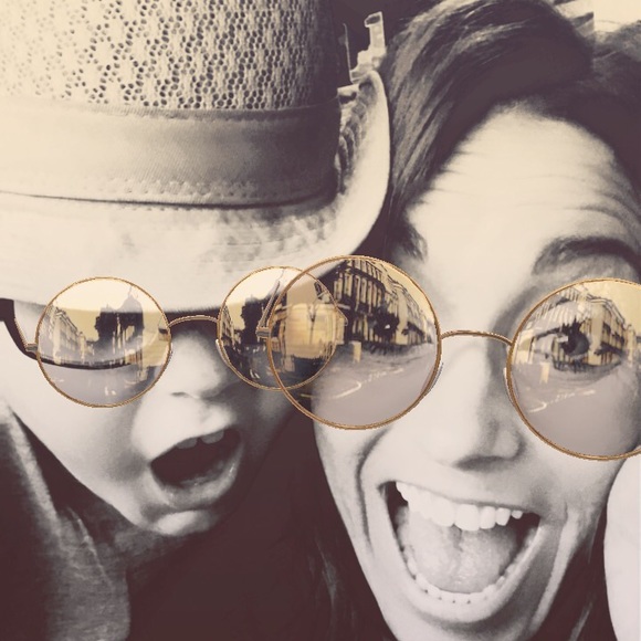 Meet your Posher, Kristin - Picture 1 of 1